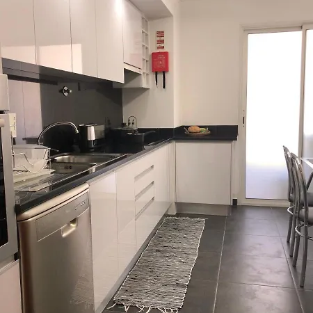 Apartment Dona I House - In With Free Parking