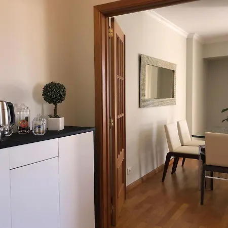 Dona I House - In With Free Parking Apartment *