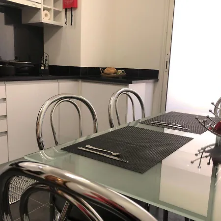 Dona I House - In With Free Parking