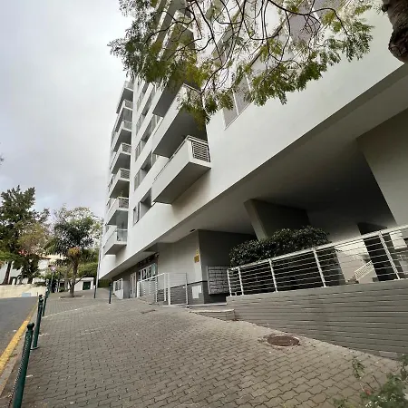 Apartment Dona I House - In With Free Parking