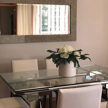 Dona I House - In With Free Parking